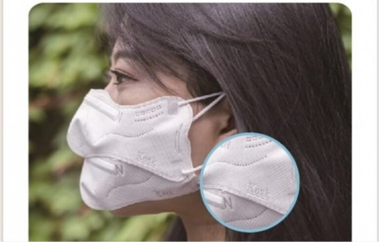 ഊരിവെക്കാതെ ഭക്ഷണം കഴിക്കാം, തരംഗമാവാൻ കൊറിയൻ മാസ്ക് വരുന്നു