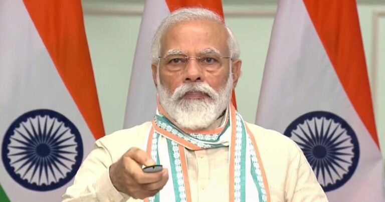 ഇന്ധനവില കുറയ്ക്കാൻ സംസ്ഥാനങ്ങളെ ആഹ്വാനം ചെയ്ത് പ്രധാനമന്ത്രി നരേന്ദ്ര മോഡി