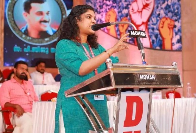 ഡി വൈ എഫ് ഐ പ്രസിഡൻ്റ് സ്ഥാനത്തേക്ക് വനിതയെ കൊണ്ടുവരാനുള്ള നീക്കം തർക്കത്തിൽ