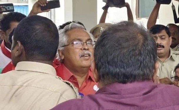 ഭൂസമരം വാറങ്കലിൽ ബിനോയ് വിശ്വം എം പി അറസ്റ്റിൽ