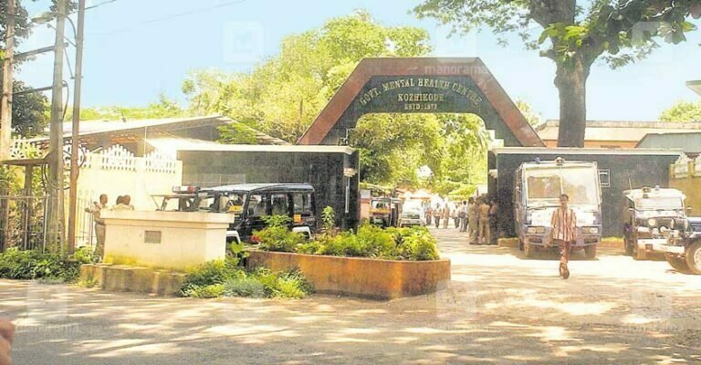 മാനസികാരോഗ്യ കേന്ദ്രത്തിൽ നിന്നും ഭിത്തി തുരന്ന് പുറത്തു കടന്ന തടവുകാരൻ മോഷ്ടിച്ച ബൈക്കിൽ രക്ഷപ്പെടുന്നതിനിടെ അപകടത്തിൽ മരിച്ചു