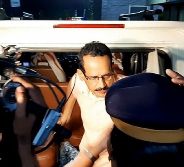 പോക്സോ കേസിൽ സി പി എം നഗരസഭാ കൗണ്‍സിലർ അറസ്റ്റിൽ, നടപടിയിലേക്ക് നയിച്ചത് പൂർവ്വ വിദ്യാർഥികളുടെ സോഷ്യൽ മീഡിയ കമൻ്റുകൾ