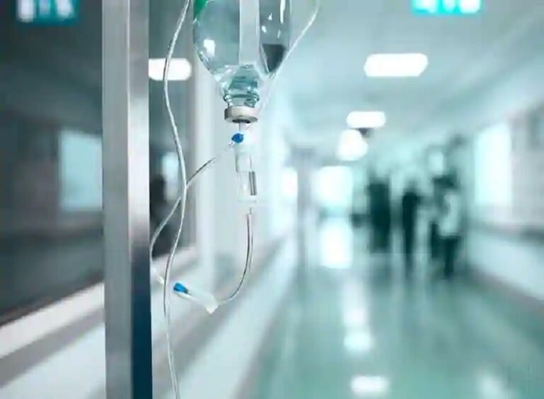 “ഡോക്ടർ എന്നൊക്കെയുണ്ടാവും? ലീവില്ലാത്ത ദിവസങ്ങളിൽ ഒക്കെ”… കൊയിലാണ്ടിയിൽ രോഗിയോട് തർക്കുത്തരം പറഞ്ഞ ജീവനക്കാരിയെ പിരിച്ചു വിട്ടു