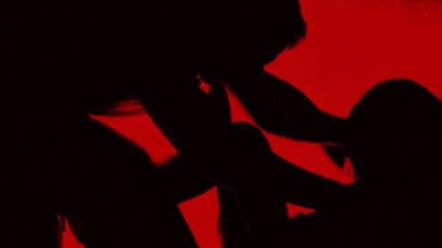 മകളെ പീഡിപ്പിച്ച പിതാവിനും കൂട്ടുനിന്ന മാതാവിനും പൊലീസ് സംരക്ഷണം, മൂന്നു വർഷമായിട്ടും നടപടി എടുത്തില്ലെന്ന് പെൺകുട്ടി