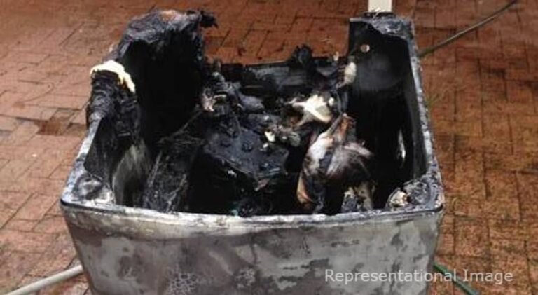 വാഷിംഗ് മെഷീൻ പൊട്ടിത്തെറിച്ചു