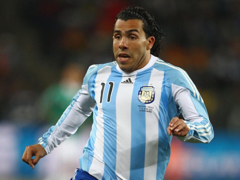 കാർലോസ് ടെവസ് ബൂട്ടഴിച്ചു, ഫുട്ബോൾ കോർട്ടിലെ മിന്നൽ