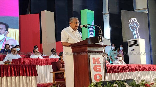 പിപ്പിടി കാണിച്ചാലൊന്നും ഇങ്ങോട്ട് ഏശില്ല. ഏത് കൊലകൊമ്പന്‍ അണിനിരന്നാലും…..മുഖ്യമന്ത്രി