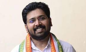 മുഖ്യമന്ത്രിക്ക് നേരെ വിമാനത്തിലെ പ്രതിഷേധം; ഗൂഡാലോചന കേസിൽ യൂത്ത് കോൺഗ്രസ് നേതാവ് ശബരീനാഥ് അറസ്റ്റിൽ