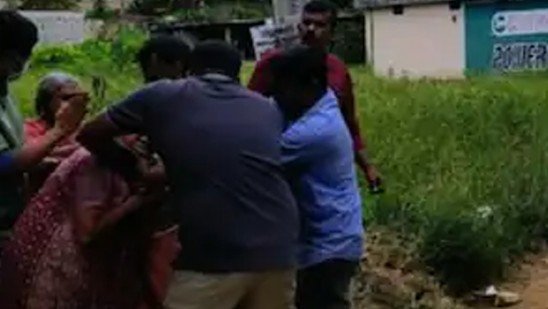 വീട്ടിലേക്കുള്ള വഴിയിൽ മൂത്രമൊഴിച്ചത് ചോദ്യം ചെയ്ത യുവാവിനെ മർദ്ദിച്ചു; മൂന്നു പൊലീസുകാർക്ക് സസ്പെൻഷൻ
