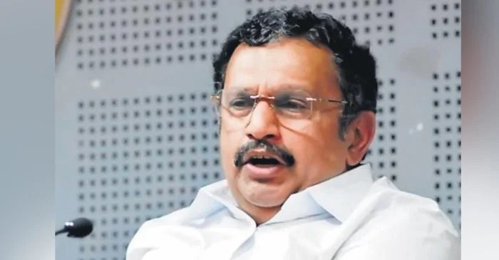 പാർട്ടിയെ വീണ്ടും ഐസിയുവിലാക്കാൻ നീക്കം നടക്കുന്നു- പുനസംഘടനാ പട്ടികയ്ക് എതിരെ കെ മുരളീധരൻ