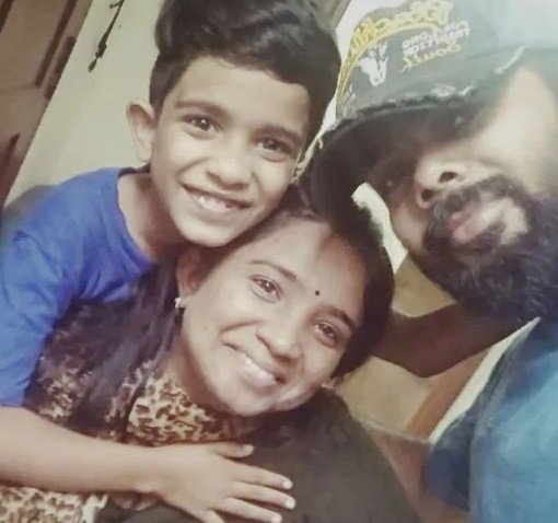 ഡ്രൈവറില്ലാതെ കെഎസ്ആർടിസി ബസ് താനേ മുന്നോട്ട് നീങ്ങി, ബ്രേക്ക് ചവിട്ടി നിർത്തി യാത്രക്കാരി