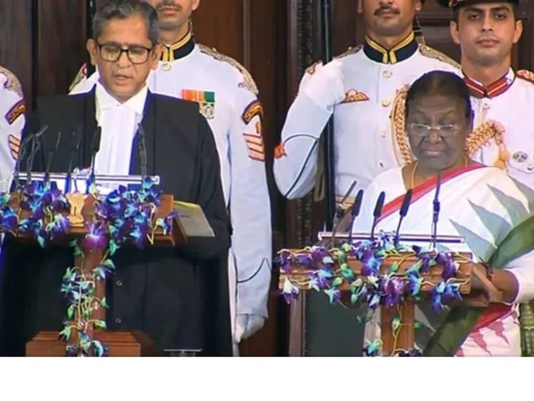 രാഷ്ട്രപതിയായി ദ്രൗപദി മുര്‍മു സത്യപ്രതിജ്ഞചെയ്ത് അധികാരമേറ്റു