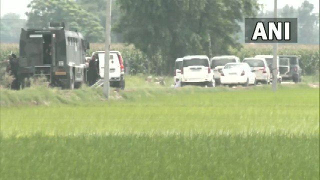 മൂസേവാല കൊലക്കേസ് പ്രതികൾ പൊലീസ് ഏറ്റുമുട്ടലിൽ  കൊല്ലപ്പെട്ടു, നാല് മണിക്കൂർ നീണ്ട പോരാട്ടം