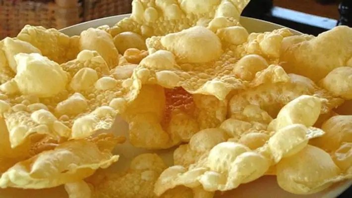 വരൻ്റെ പാർട്ടിക്ക് പപ്പടം കിട്ടിയില്ല, വിവാഹ വേദിയിൽ കൂട്ടത്തല്ല്