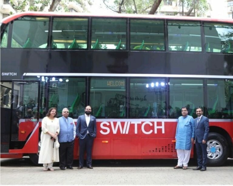 ഇരു നില വൈദ്യുത ബസ്സ് ആദ്യമായി നിരത്തിൽ