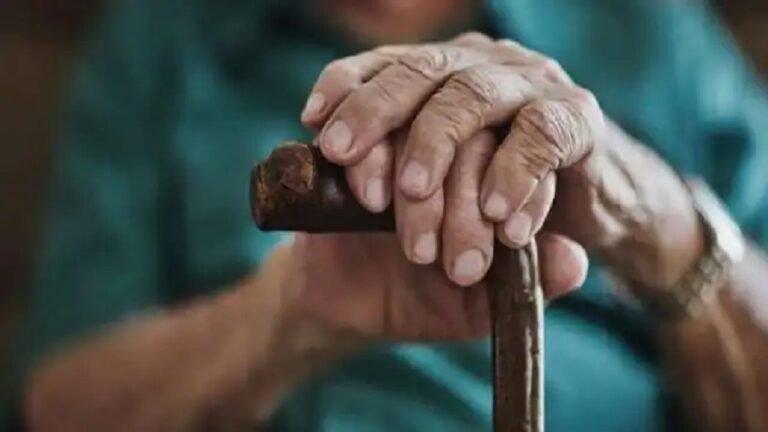 ഗൾഫിൽ നിന്നും മടങ്ങിയ 70 കാരന് ഭാര്യയുടെയും മക്കളുടെയും പീഡനം; വിവാഹ മോചനം അനുവദിച്ച് കോടതി