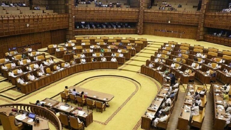 ഗവർണറെ പ്രതിരോധിക്കാൻ ലോകായുക്ത നിയമം ഭേദഗതി ചെയ്തു, ഇനി ഗവർണർ ഒപ്പിടണം