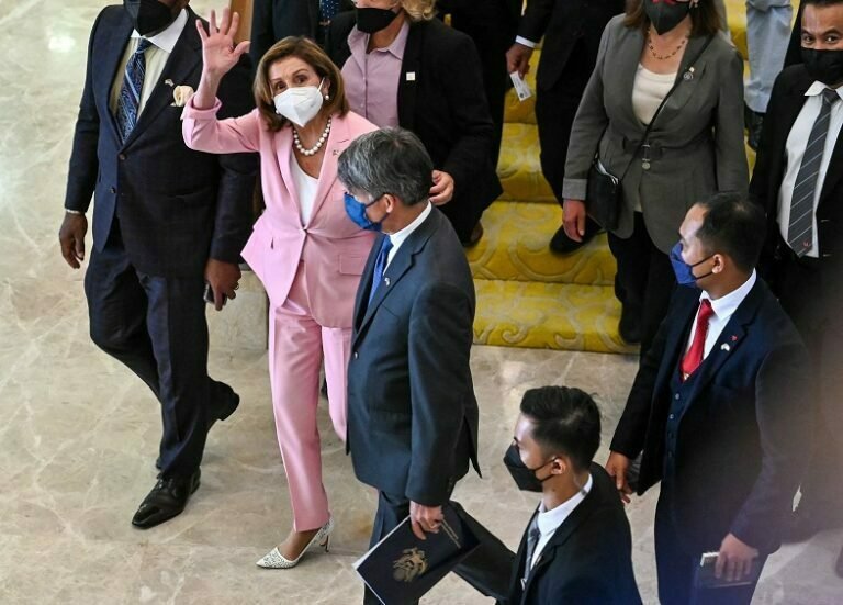 നാൻസി പെലോസി തായ്‌വാനിൽ; എതിർ വാദങ്ങളുമായി ചൈനയും അമേരിക്കയും മുഖാമുഖം