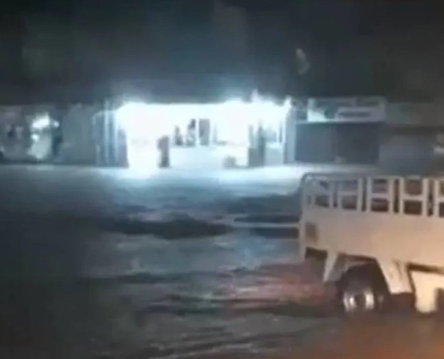 കണ്ണൂരിൽ ഉരുൾപൊട്ടൽ, രണ്ടു പേരെ തിരയുന്നു