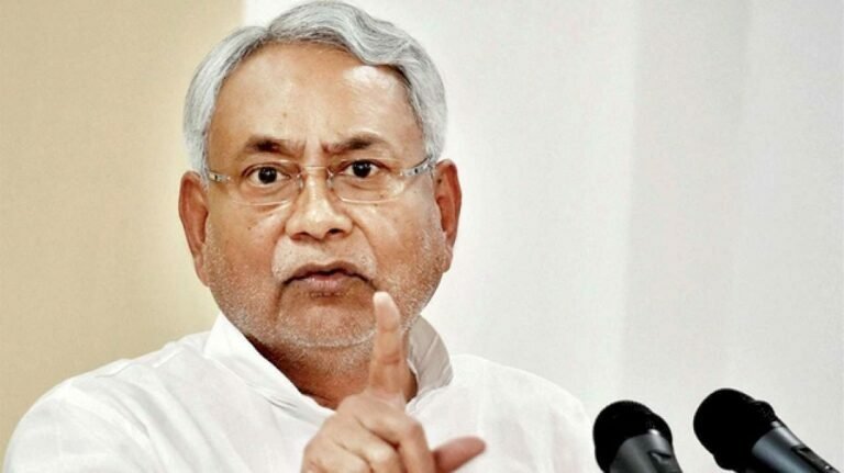 ബിഹാർ മുഖ്യമന്ത്രി നിതീഷ് കുമാർ രാജിവെച്ചു