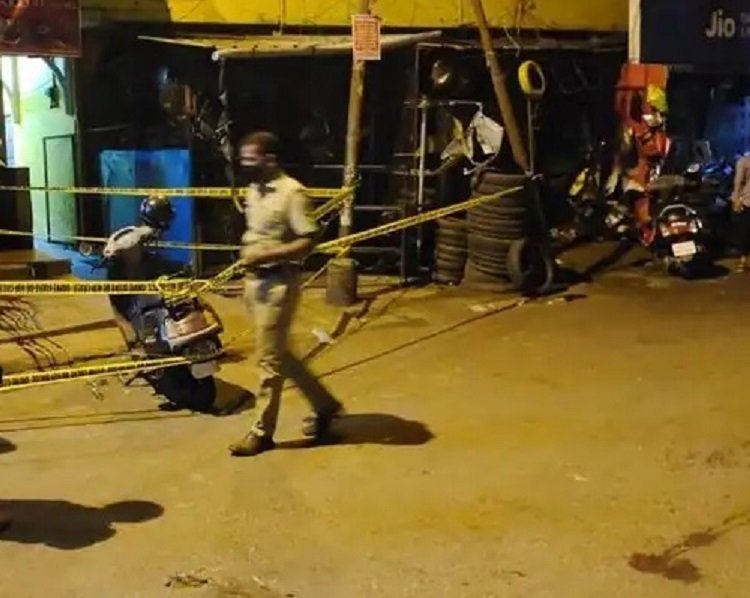 ഹോട്ടലിൽ ഭക്ഷണത്തിനിടെ വഴക്കിട്ട് മദ്യക്കുപ്പി പൊട്ടിച്ച് കഴുത്തിൽ കയറ്റി, ഒരാൾ മരിച്ചു