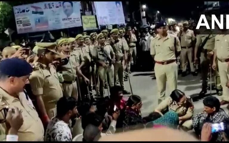 ലഖിംപൂർഖേരിയിൽ ദളിത് പെൺകുട്ടികൾ മരിച്ച നിലയിൽ, കൊന്ന് കെട്ടി തൂക്കിയതെന്ന് ബന്ധുക്കൾ