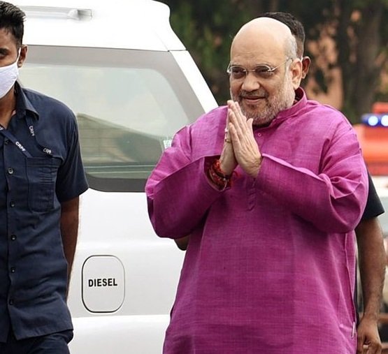 അമിത്ഷായുടെ സുരക്ഷാ സംഘത്തിലെ അപരിചിതൻ, വീഴ്ചയും വിവാദവും പുകയുന്നു