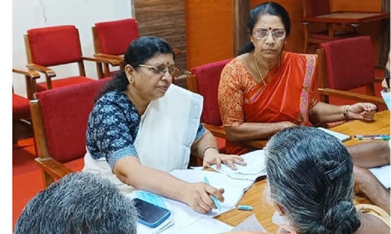 പെൺകുട്ടികളെ സഹജീവികളായി കാണുന്നതിനുള്ള പരിശീലനം വീടുകളിൽ നൽകി തുടങ്ങണം – പി സതീദേവി