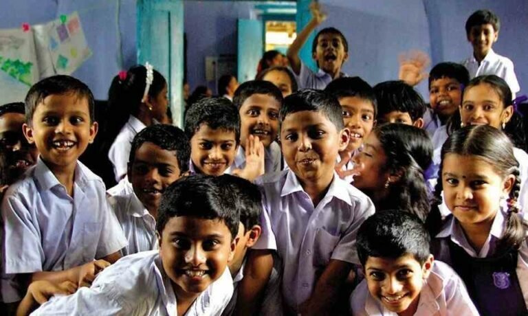 ഖാദർ കമ്മിറ്റി റിപ്പോർട്ട് ആരെയാണ് പേടിപ്പിക്കുന്നത് ? കേരളത്തെ അടിമുടി പരിഷ്കരിക്കാൻ വോട്ട് ബാങ്ക് രാഷ്ട്രീയം ധൈര്യപ്പെടുമോ ?