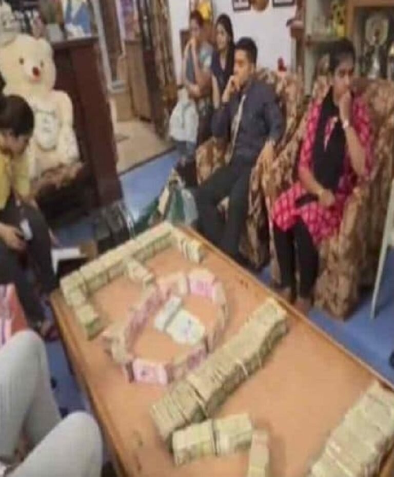 ജബൽപൂർ ബിഷപ്പിൻ്റെ വീട്ടിൽ റെയിഡ് 1.65 കോടി രൂപയും വിദേശ ഡോളറുകളും പിടിച്ചെടുത്തു