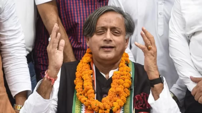 കേരളത്തിൽ ശശി തരൂർ ഗ്രൂപ്പോ ? തരൂരിനിവിടെ എന്തു കാര്യം