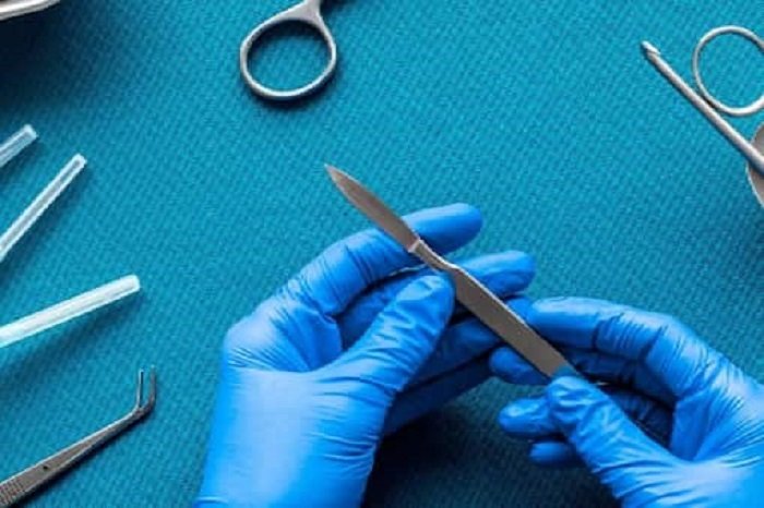 യുവതിയുടെ വയറ്റിൽ കത്രിക കണ്ടെത്തിയ സംഭവത്തിൽ ഡോക്ടർമാരുടെ പിഴവ് അറിഞ്ഞിട്ടും അവഗണിച്ചു