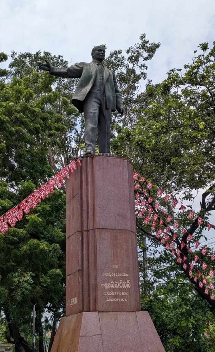 വിപ്ലവ ഗൃഹാതുരതകളിൽ തലയുയർത്തി വിജയവാഡയിലെ ലെനിൻ പ്രതിമ