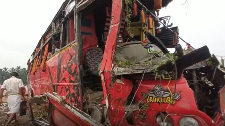 വടക്കാഞ്ചേരി ബസ് ദുരന്തം; കുറ്റം ലൈററിനും രാത്രിക്കും മേൽ ചാർത്തി രക്ഷപ്പെടാൻ ഉത്തരവാദപ്പെട്ട മന്ത്രിയും വകുപ്പുകളും