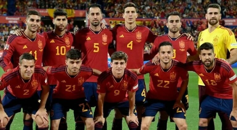 ഇന്നത്തെ കളിയിലും കണ്ണുനീർ വിഴുമോ, പെരുതുന്നത് മുൻ ചാമ്പ്യരും റണ്ണറപ്പുകളും