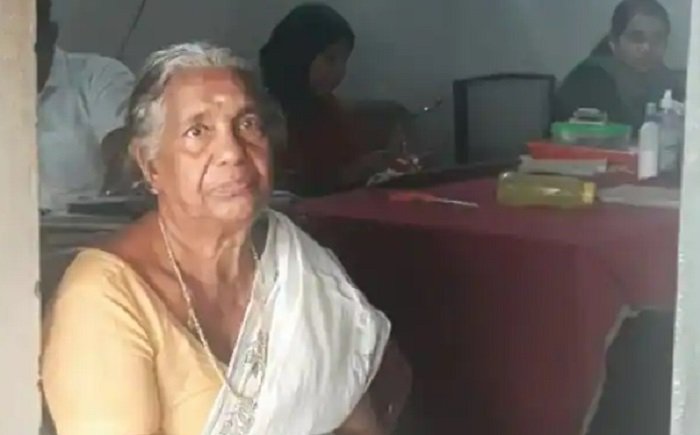 വയോധികയ്ക്ക് ഭൂരേഖ നൽകിയില്ല; കൃഷി ഓഫീസർക്ക് എറണാകുളത്തുനിന്നും മാഹിയിലേക്ക് മാറ്റം