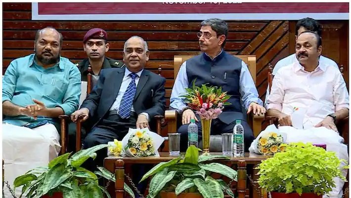 ഗവർണർ റബർ സ്റ്റാമ്പല്ല; പി രാജീവിനെയും തിരുച്ചി ശിവയേയും വേദിയിലിരുത്തി തമിഴ്നാട് ഗവർണർ ആർ എൻ രവിയുടെ ഒർമ്മപ്പെടുത്തൽ