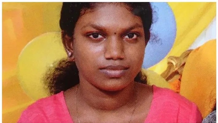 കേരളത്തിൽ വീണ്ടും പ്രണയക്കൊല; യുവാവ് പത്തൊൻപതുകാരിയുടെ കഴുത്തറുത്തു