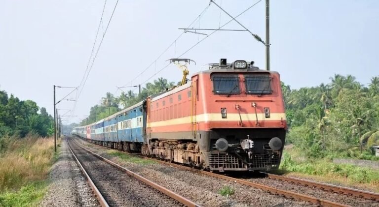കേരളത്തിലേക്ക് 17 സ്പെഷ്യൽ ട്രെയിനുകൾ പ്രഖ്യാപിച്ചു