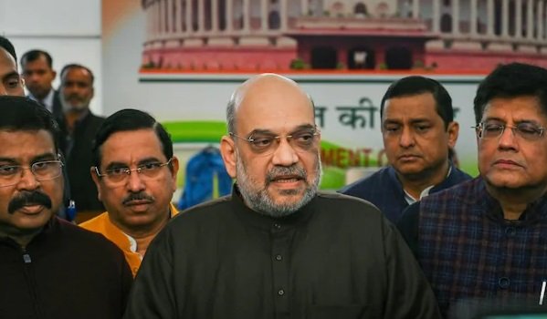 അതിർത്തിയിലെ പ്രശ്നങ്ങളിൽ രൂക്ഷ വിമർശനവുമായി കോൺഗ്രസ്, രാജീവ് ഗാന്ധി ഫൗണ്ടേഷന് ചൈനയിൽ നിന്നും ഫണ്ട് ലഭിച്ച കേസ് ഉന്നയിച്ച് അമിത് ഷായുടെ പ്രതിരോധം