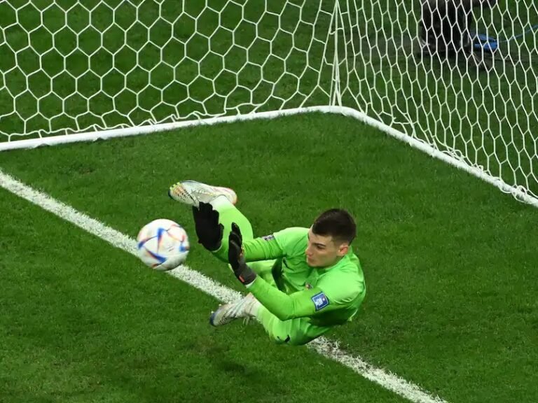 നെയ്‌മറുടെ മിന്നും ഗോൾ കാഴ്ചവെച്ച് ക്രൊയേഷ്യൻ പെനാൾട്ടി ഷൂട്ടിൽ വീണ് തകർന്ന്  ബ്രസീൽ പുറത്തേക്ക്