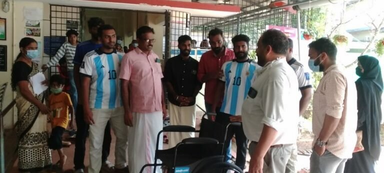 ആരോഗ്യ കേന്ദ്രത്തിന് അർജന്റീന ഫാൻസ് പള്ളിക്കരയുടെ വീൽ ചെയർ