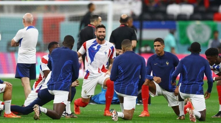 ആശങ്കകൾക്ക് വിട, സ്റ്റാർട്ടിങ് ഇലവനെ പ്രഖ്യാപിച്ച് ഫ്രാൻസ്, ജിറൂഡും എംബാപെയും മുന്നേറ്റ നിരയിൽ