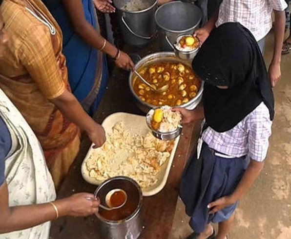സ്കൂൾ കുട്ടികളുടെ ഉച്ചഭക്ഷണത്തിന് ഫണ്ടില്ല