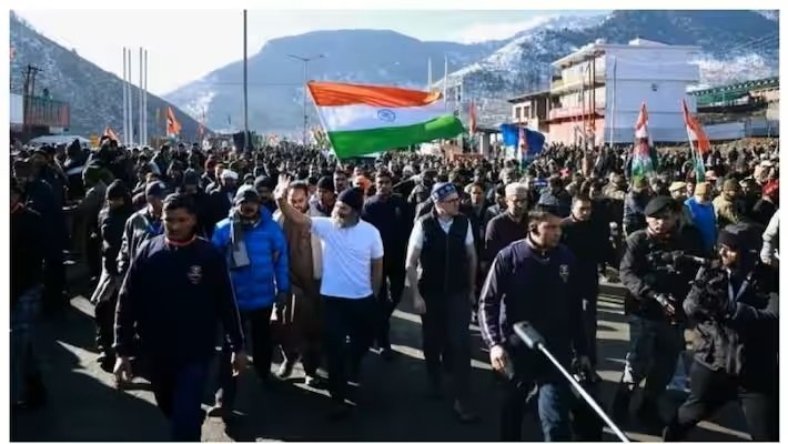 സുരക്ഷാ ഉദ്യോഗസ്ഥരെ പിൻവലിച്ചു, ജോഡോ യാത്ര വഴിയിൽ തടസ്സപ്പെട്ടു