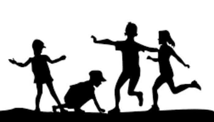 മാതാപിതാക്കൾക്ക് ഒപ്പം പേനവിറ്റതിന് ശിശുഭവനിലാക്കിയ കുട്ടികളെ മോചിപ്പിച്ചു; ബാലാവകാശ നിയമം കുട്ടികളുടെ ക്ഷേമത്തിനാണെന്ന് ഓർമ്മപ്പെടുത്തി ഹൈക്കോടതി