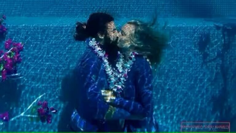 കടലിനടിയിൽ ദൈർഘ്യമേറിയ ചുംബനം, വാലൻ്റൈൻസ് ദിനത്തിൽ ലിപ് ലോക്ക് റെക്കോഡ് ഇട്ട് പ്രണയികൾ