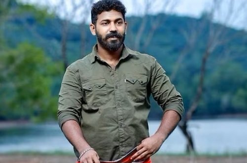 ആകാശ് കീഴടങ്ങിയ നാടകത്തിനിടെ ലോക്കൽ കമ്മിറ്റി യോഗം