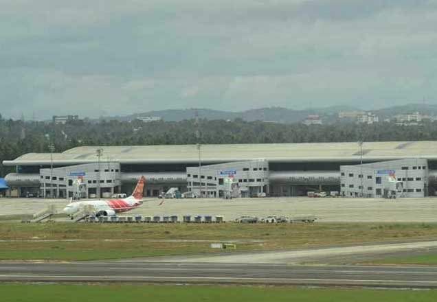 വിമാനം ഇടിച്ചിറക്കേണ്ടി വന്നത് ശ്രദ്ധക്കുറവ്;  പൈലറ്റിന് സസ്പെൻഷൻ