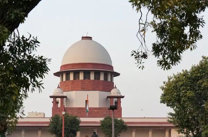 ഇ ഡി ഡയറക്ടറുടെ കലാവധി വീണ്ടും നീട്ടാൻ ഓർഡിനൻസ്; എതിരായ ഹരജിയിൽ പാർട്ടി നോക്കിയല്ല കേസ് പരിഗണിക്കുന്നത് എന്ന് കേന്ദ്രത്തെ ഓർമ്മപ്പെടുത്തി സുപ്രീം കോടതി